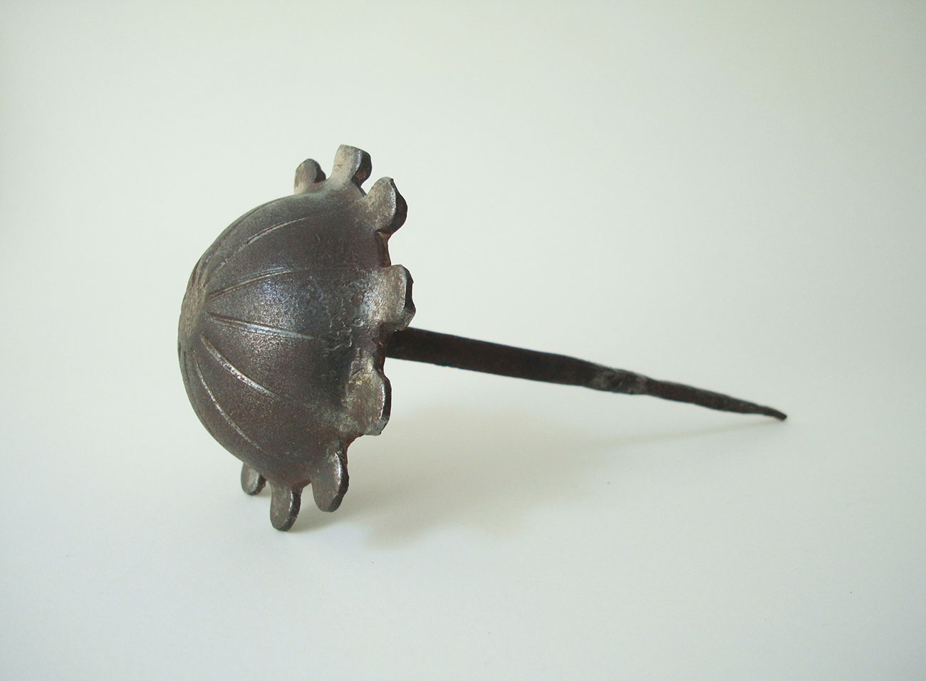 Clou de porte golmikh (fleu clou), Iran, xxie siecle © Deuxieme agence