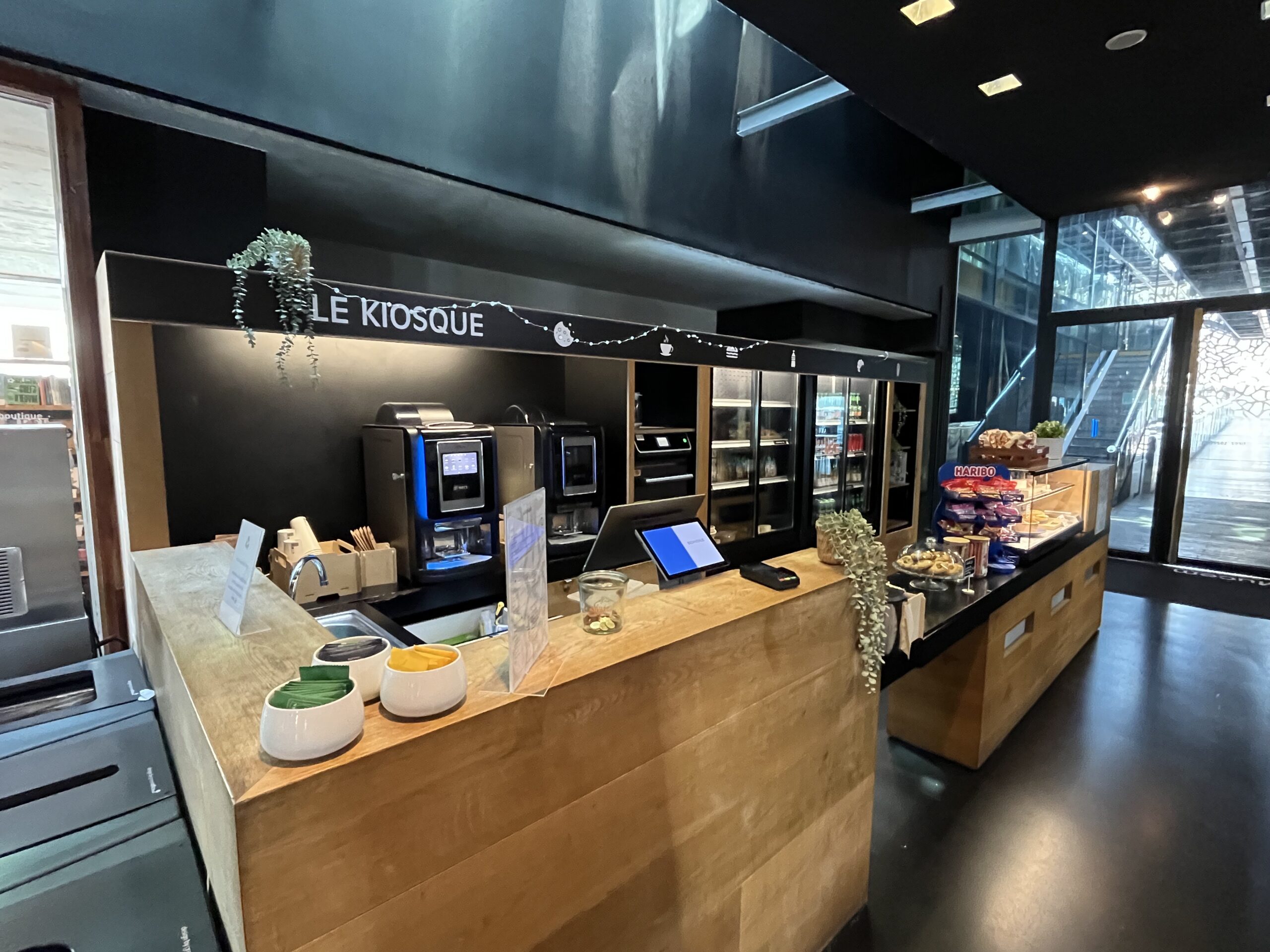Le kiosque, au rez de chaussé du J4, Mucem