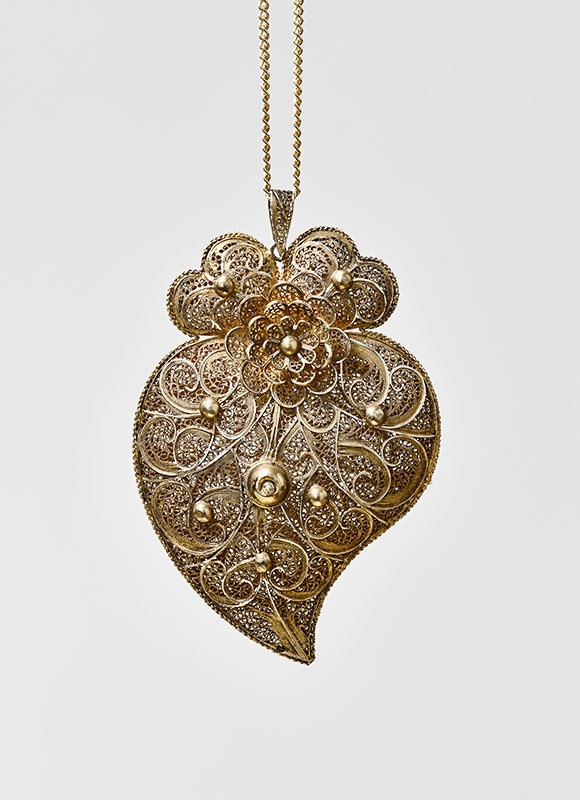 Pendentif coeur de Viana Portugal © Mucem Marianne Kuhn