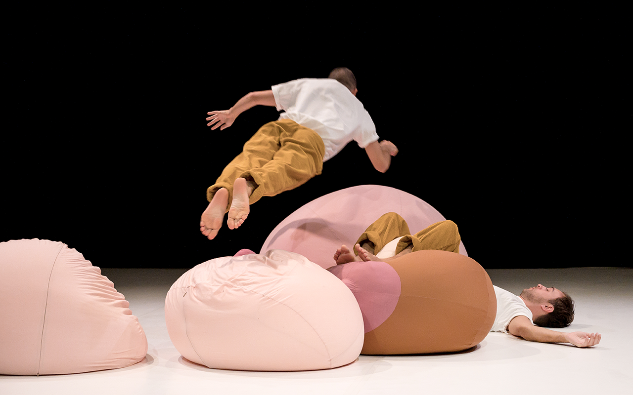 Le petit B de Marion Muzac / MZ Productions Photo : © Frédéric Iovino Installation © Émilie Faïf